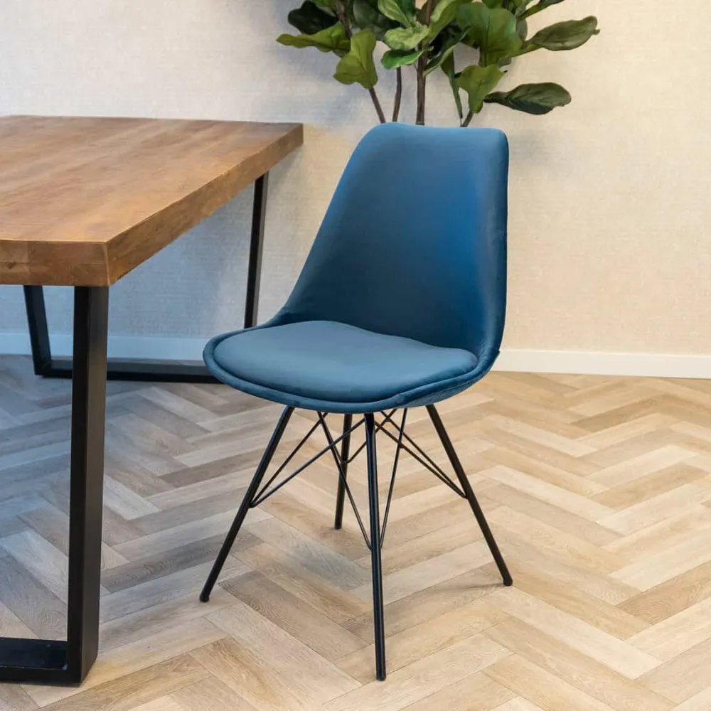 HUUS Eetkamerstoelen*Kuipstoel Velvet Kick – Zwart Frame €79,- p.s